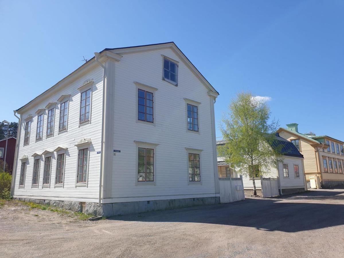 Vaelrenoverad Fin Laegenhet I Charmigt Omrade Söderhamn Eksteriør billede